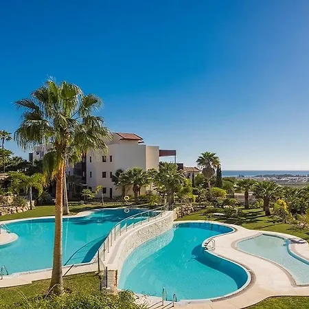 Benahavis Apartamento De Lujo En Hoyo 19 아파트