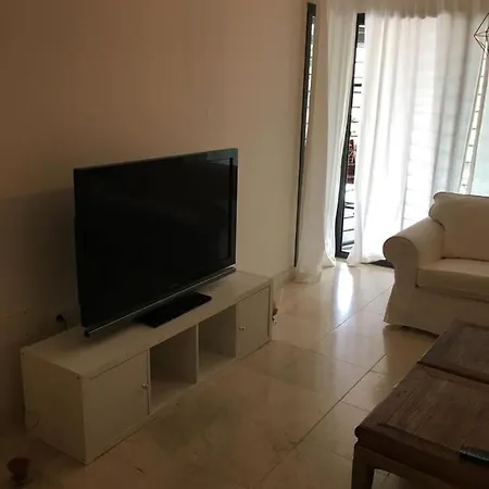 Benahavis Apartamento De Lujo En Hoyo 19 아파트 에스테포나