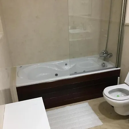 Benahavis Apartamento De Lujo En Hoyo 19 * 에스테포나